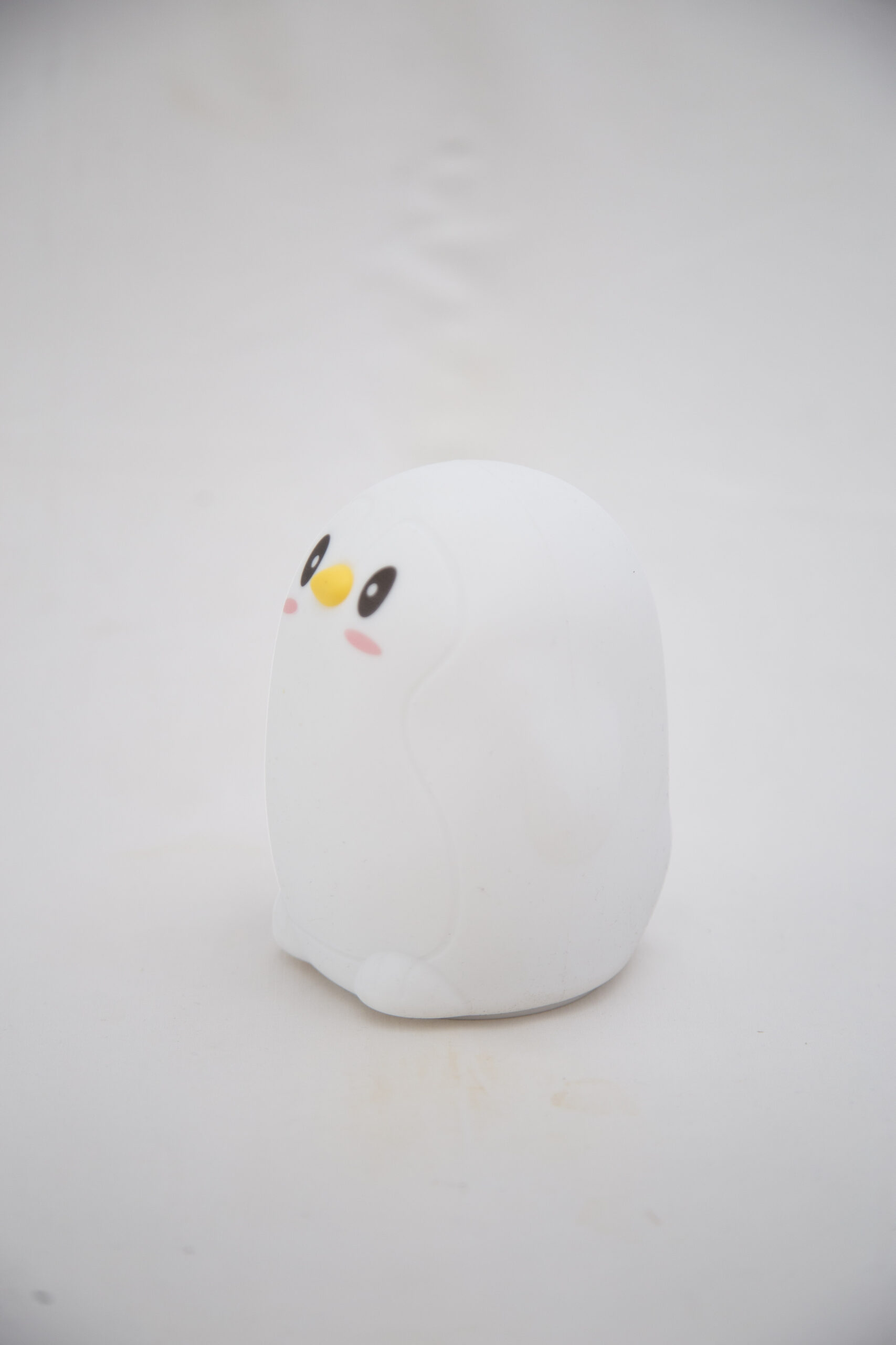 Velador Silicona Pingüino Con Carga Usb Y Control Táctil - Imagen 2